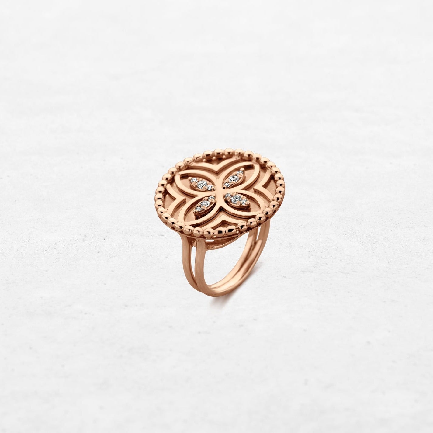 O! Jewelry Sunflower Ring | OR-4816 – made in Antwerp with 18k gold and ethically sourced diamonds.