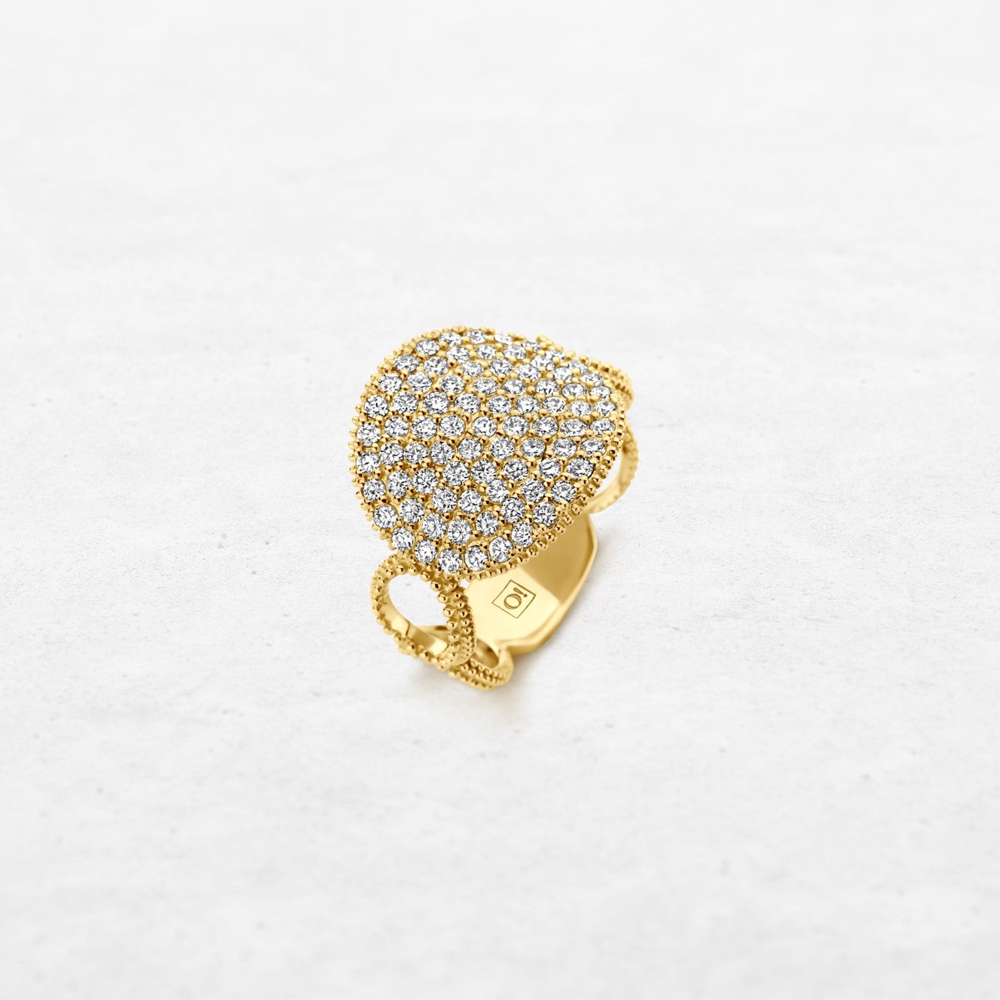 O! Jewelry Escapade Luminous | OR-5690D – made in Antwerp with 18k gold and ethically sourced diamonds.