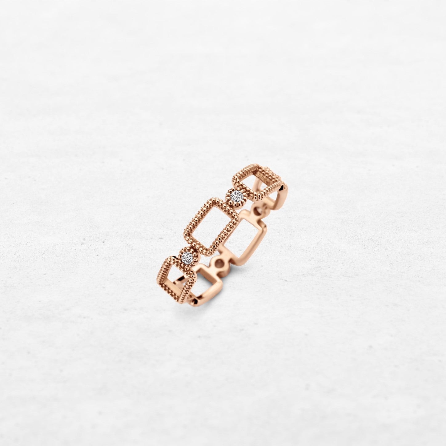 Timeless Affinity Bold | OR-8201C with natural diamonds and 18k gold, responsibly made in Antwerp.