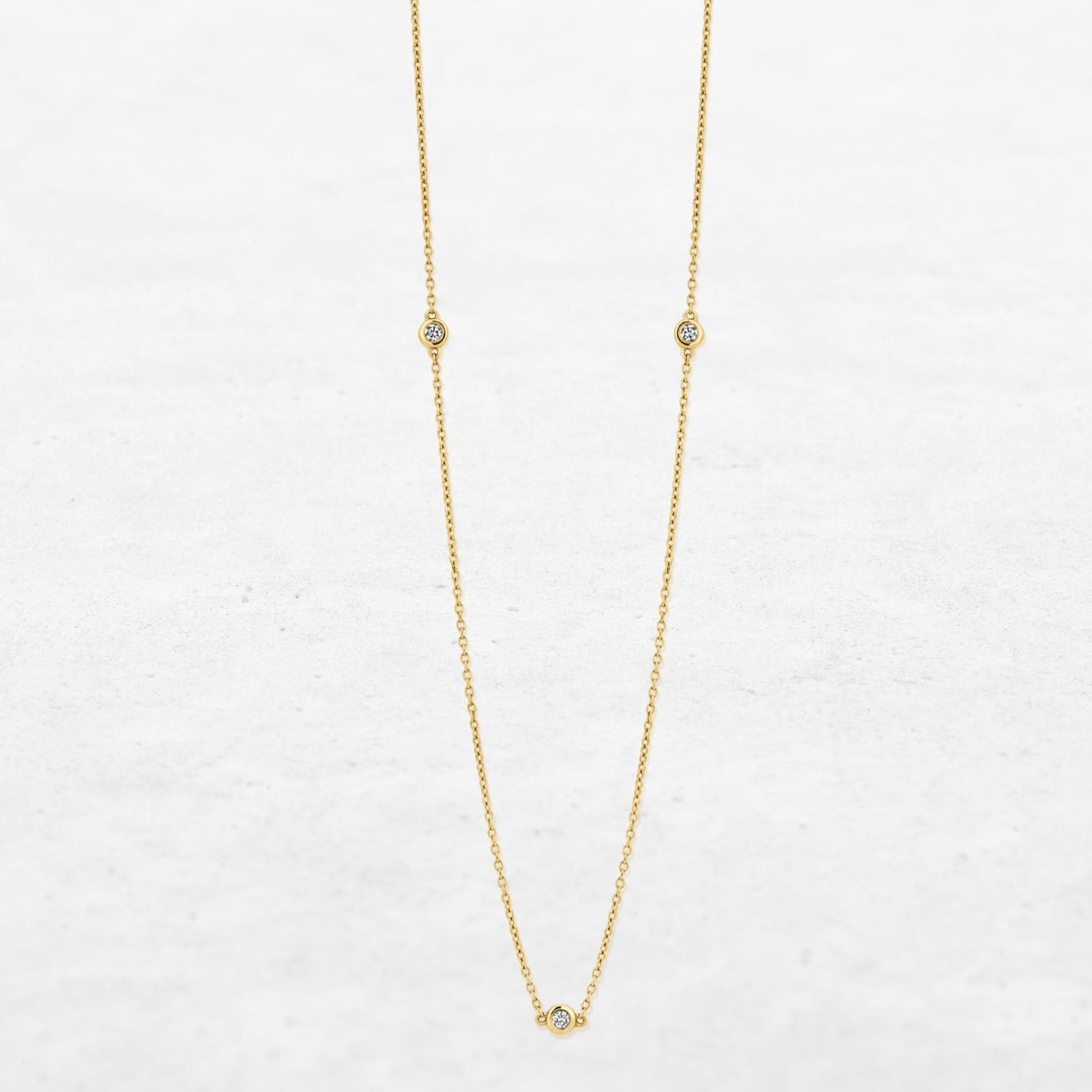 Timeless Triad Necklace | OP-5164 with natural diamonds and 18k gold, responsibly made in Antwerp.