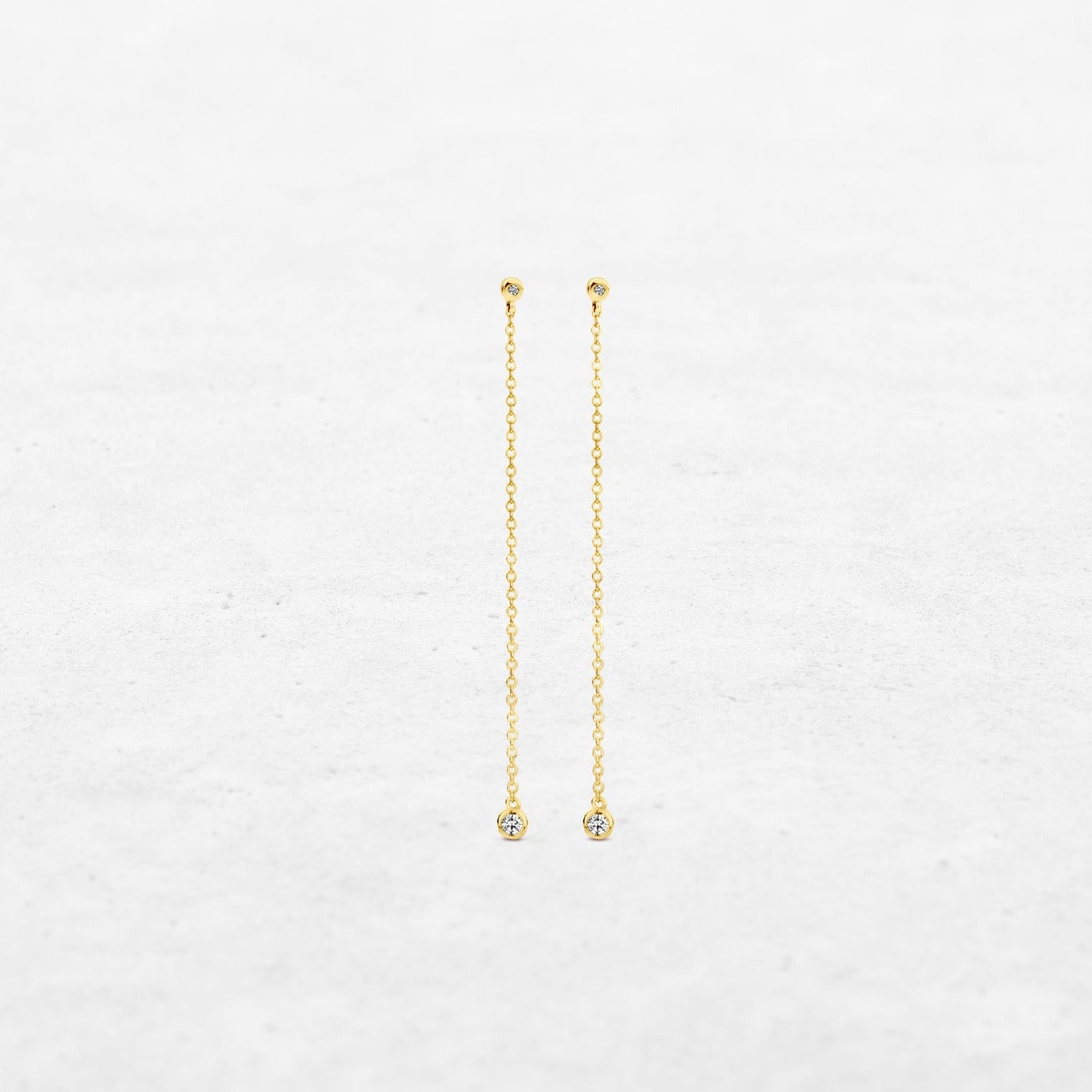 Timeless Dotted Earrings | OE-6037 with natural diamonds and 18k gold, responsibly made in Antwerp.