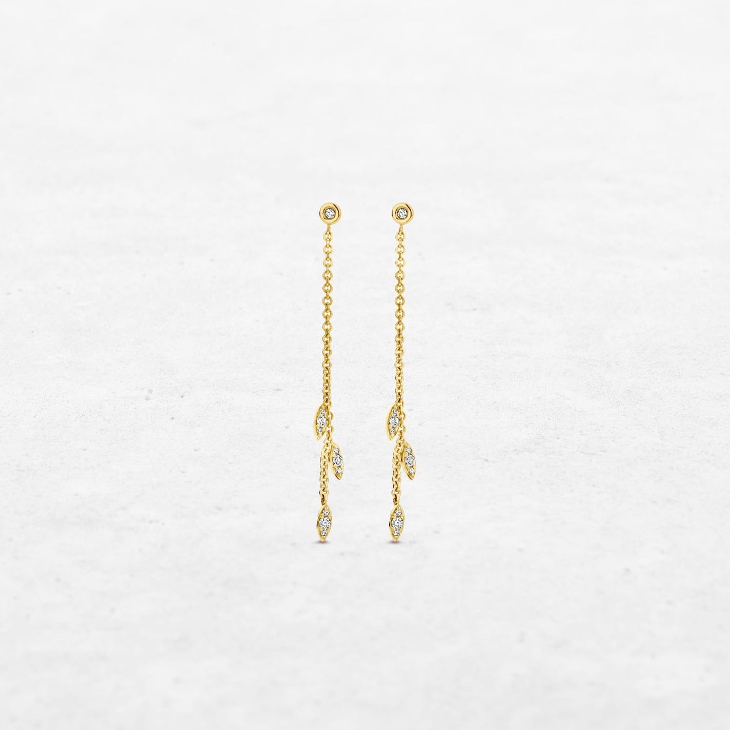 Timeless Leaf Earrings Low | OE-6034 with natural diamonds and 18k gold, responsibly made in Antwerp.