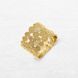 Blend Luminous | OR-8162C with ethically sourced natural diamonds in 18k gold, handcrafted in Antwerp.