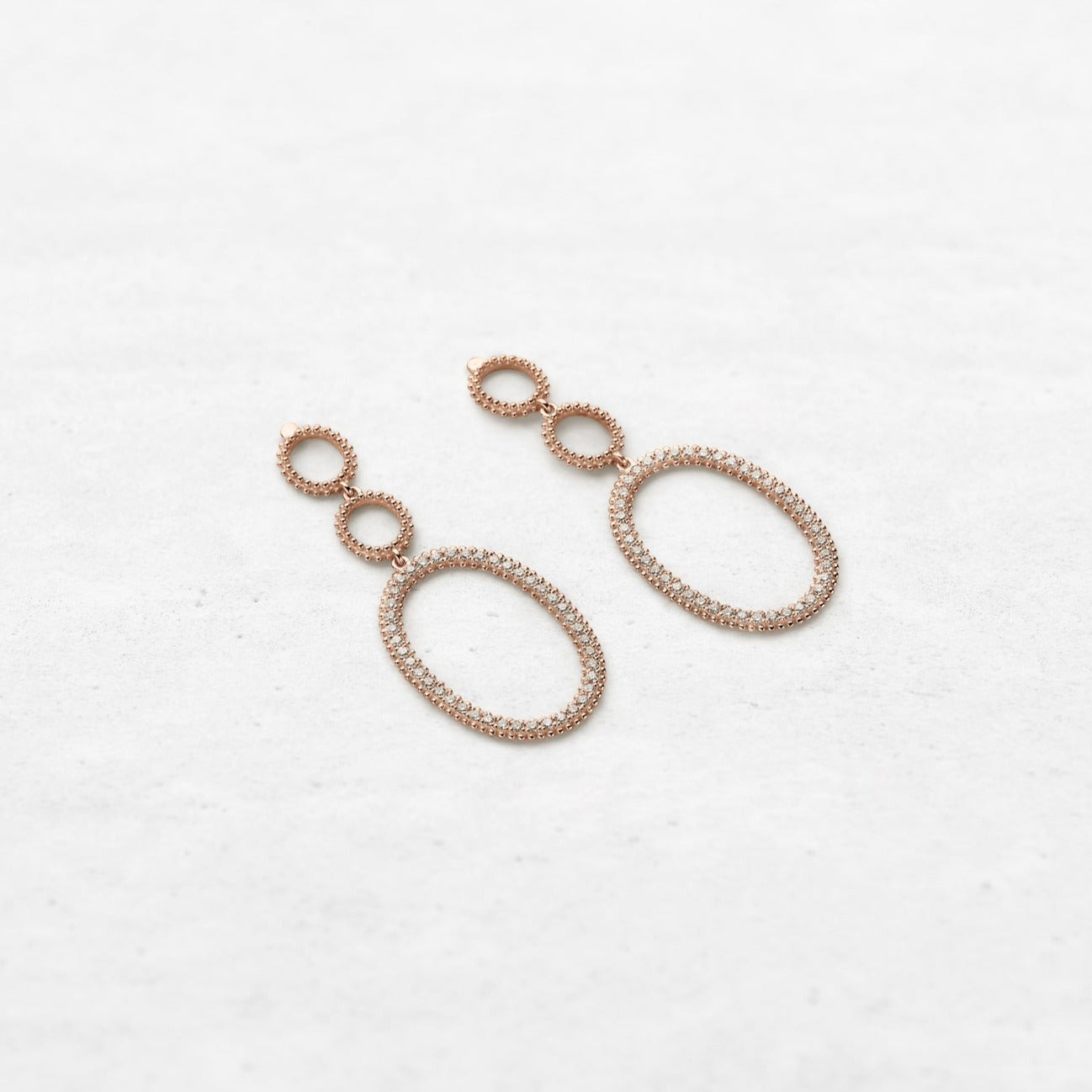 Timeless Ellipse Luminous | OE-8592D with natural diamonds and 18k gold, responsibly made in Antwerp.