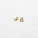 Timeless Leaf Earring | OE-6031 with natural diamonds and 18k gold, responsibly made in Antwerp.