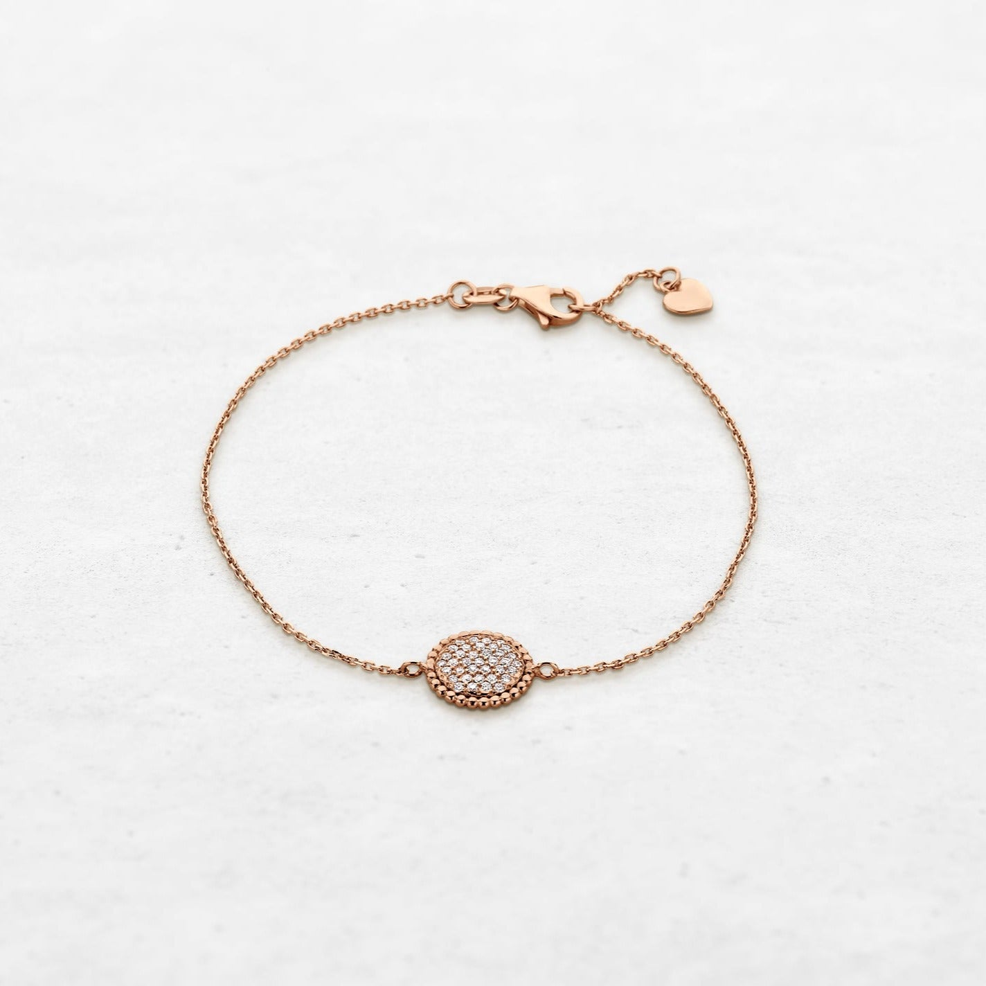Luxury Plateau Bracelet | OB-4041 in 18-karat gold with hand-set natural diamonds, designed in Belgium.