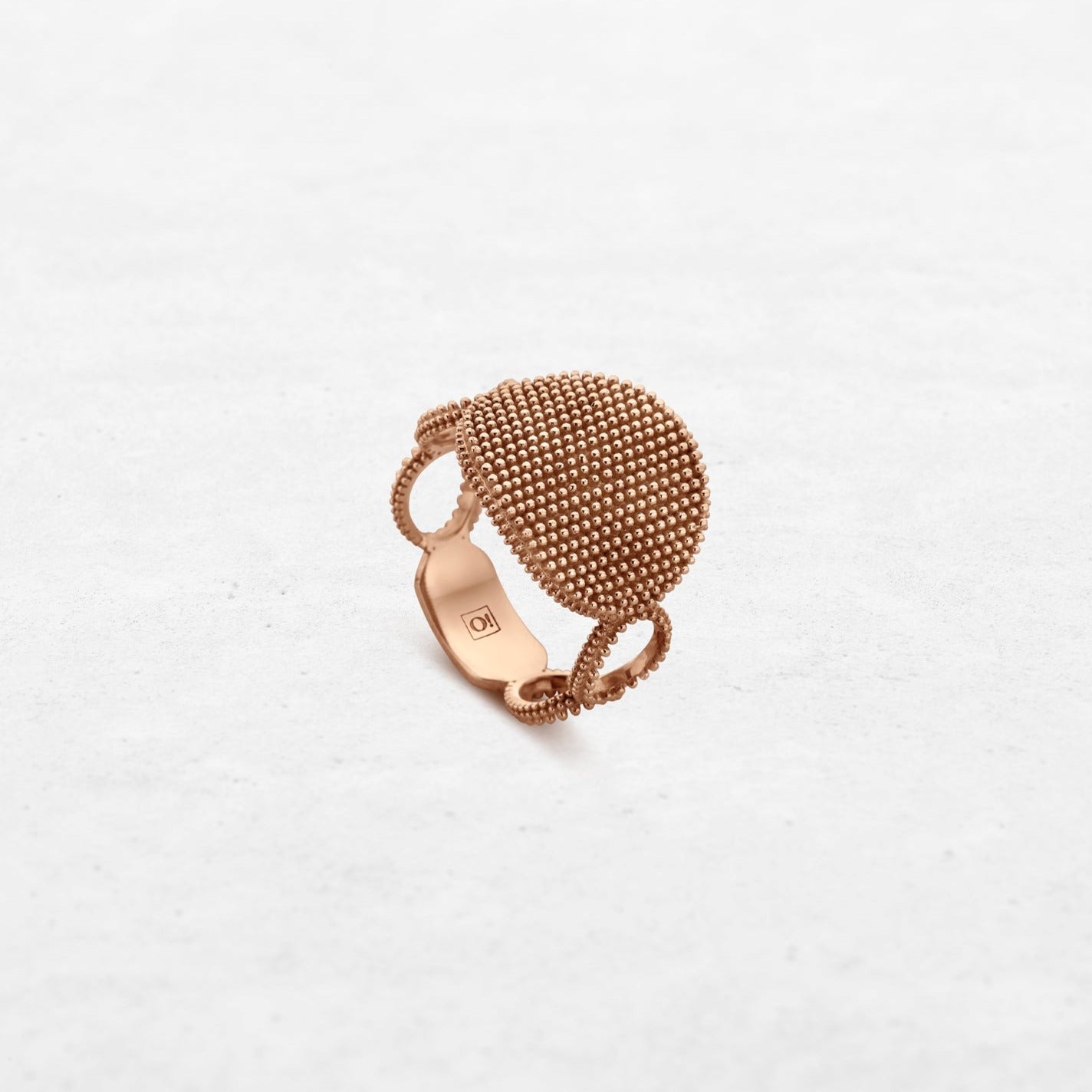 Luxury Escapade Ring | OR-5690 in 18-karat gold, handcrafted in Antwerp.