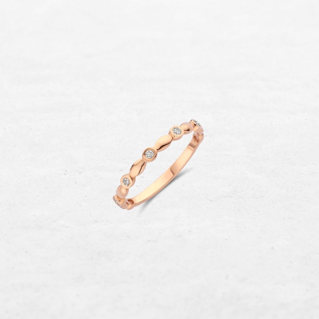 Timeless Celestial Ring | YT222404YA with natural diamonds and 18k gold, responsibly made in Antwerp.