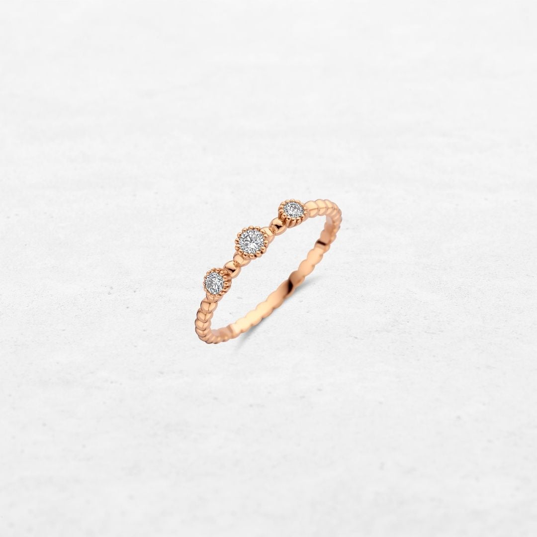 Luxury Flux Ring Three | YT226092YA in 18-karat gold with hand-set natural diamonds, designed in Belgium.