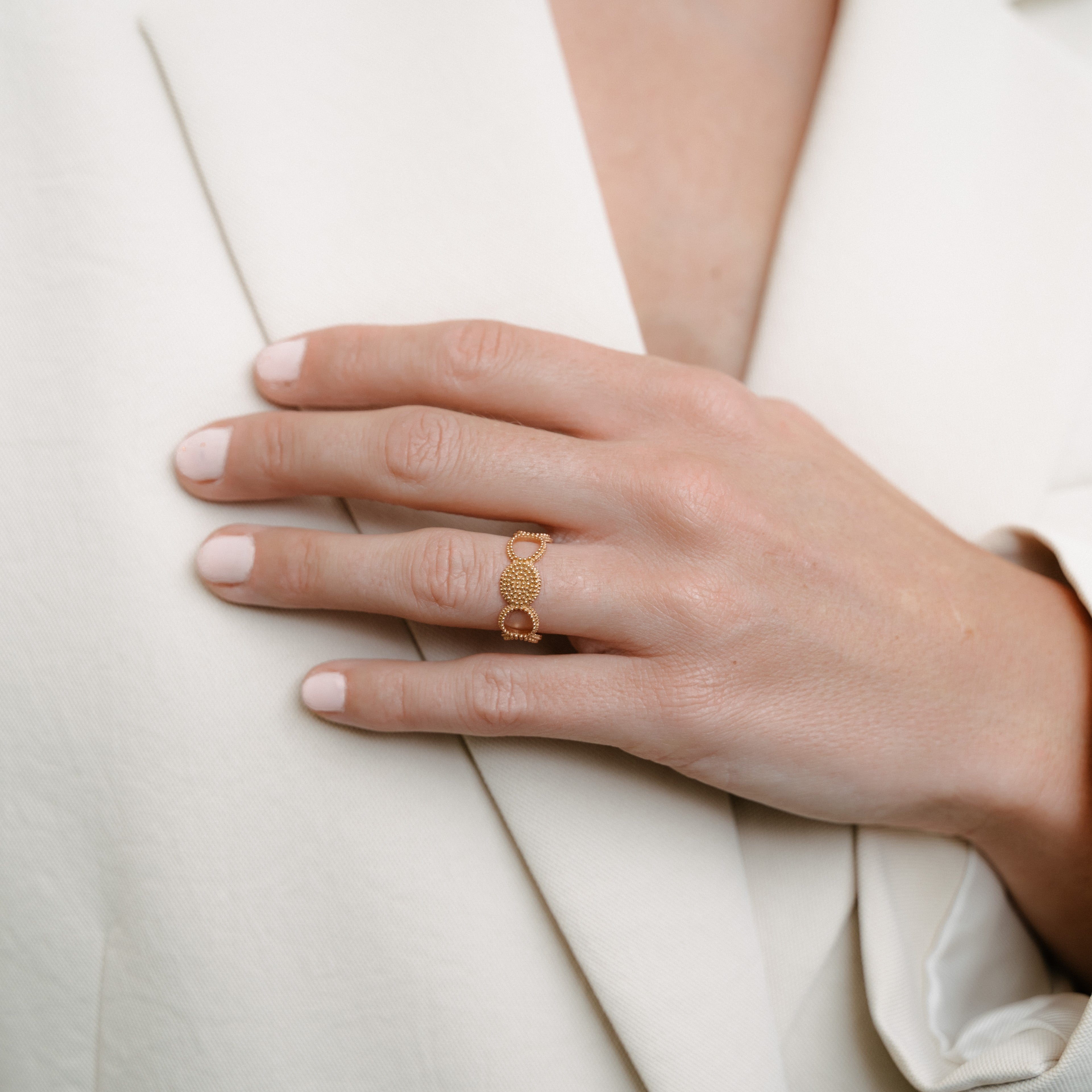 Luxury Revolve Ring | OR-5755 in 18-karat gold, handcrafted in Antwerp.