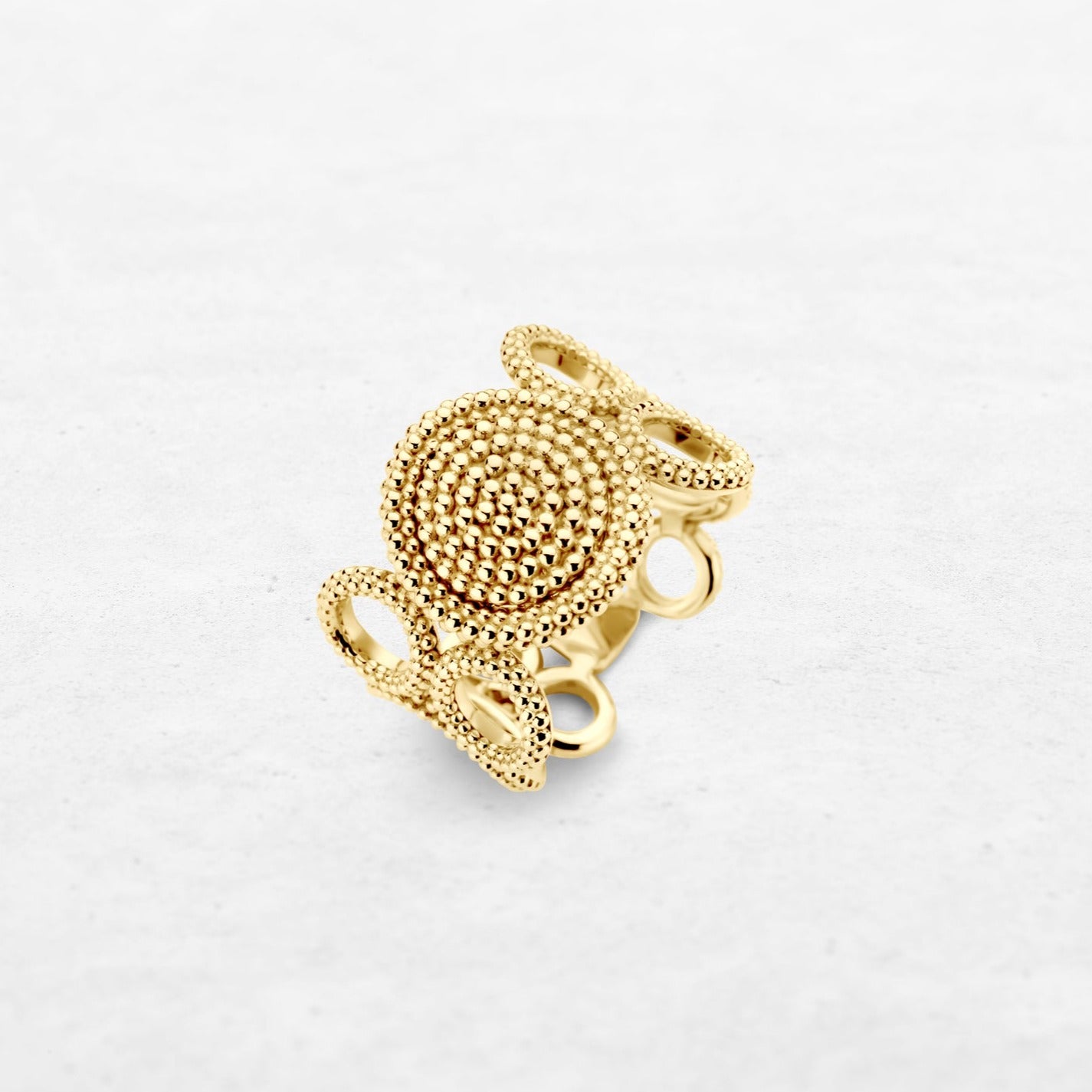 circular golden ring made by O! Jewelry
