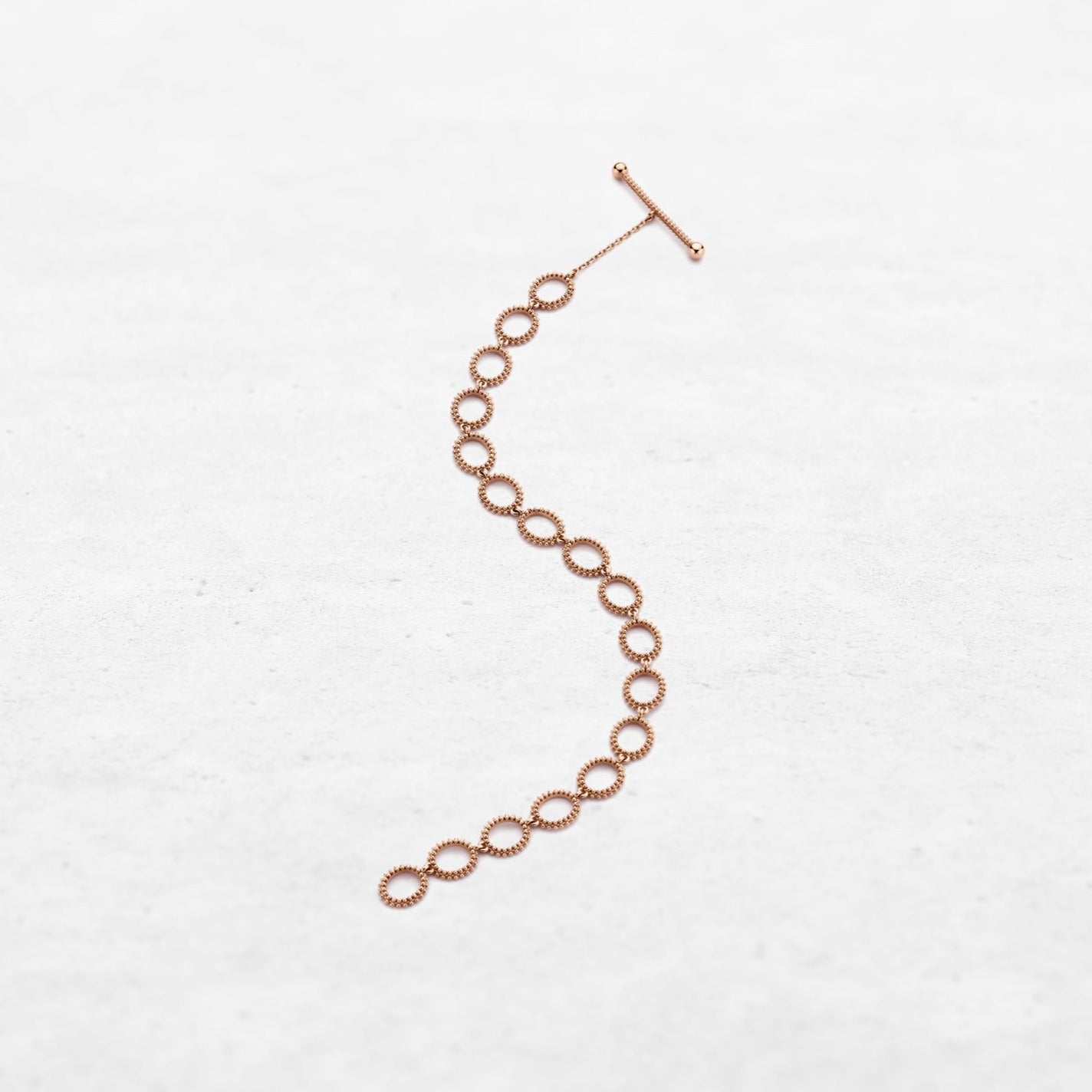 Circular bracelet in rose gold made by O! Jewelry
