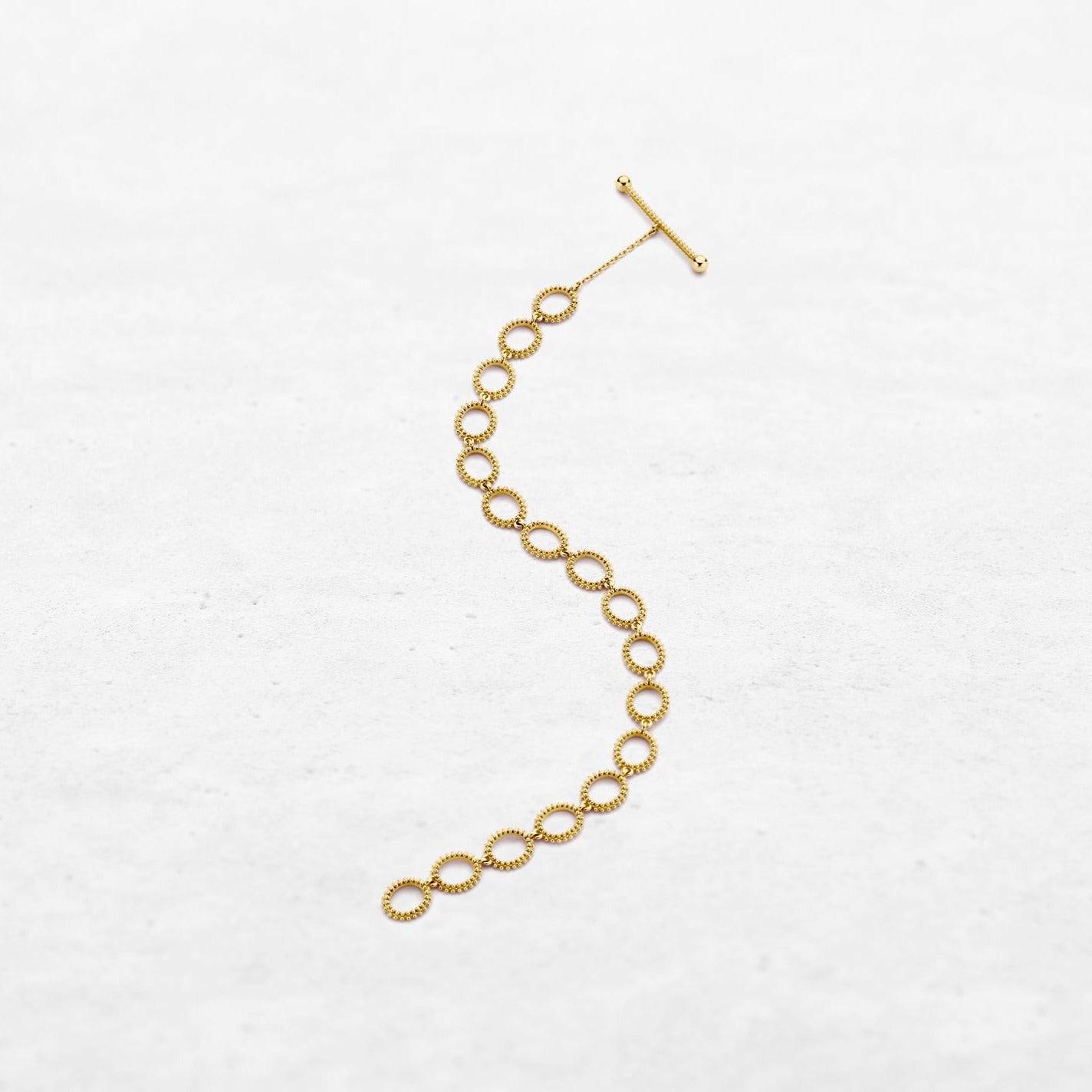 Circular bracelet in yellow gold made by O! Jewelry