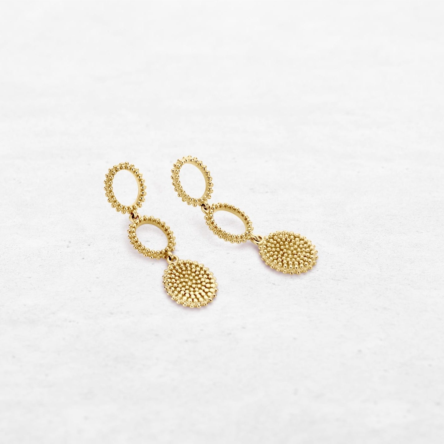 Circular earrings in yellow gold made by O! Jewelry