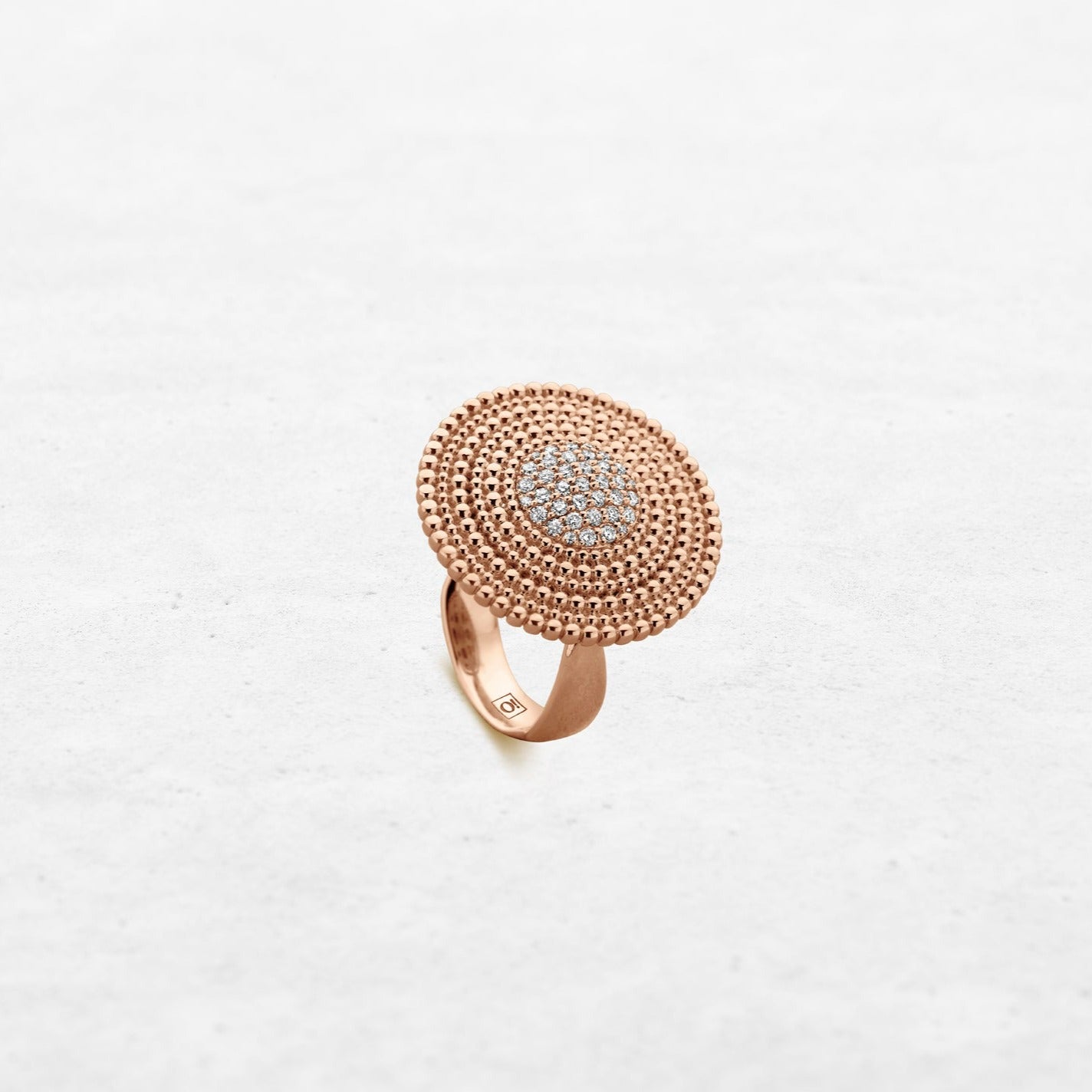 golden ring with diamonds made by O! Jewelry